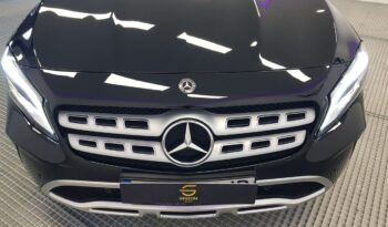 
										Mercedes GLA 180 full									